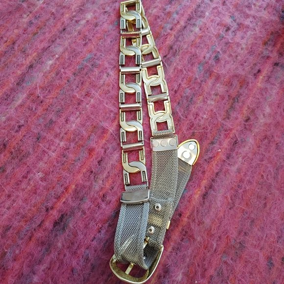 Vintage Metal & Mesh Belt Sz Small 28 to 30" Waist Unisex Silver & Gold Tones - Picture 6 of 9
